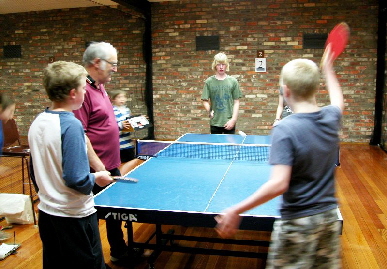 Rob Thompson helping juniors